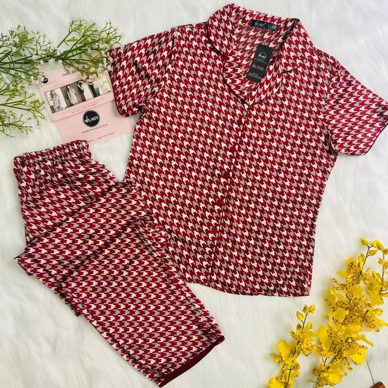 Bộ đồ Pyjama nữ, đồ mặc nhà lụa VILADY - B141 kiểu tay cộc quần dài họa tiết Ziczac chất liệu lụa Pháp (lụa latin) - Màu đỏ