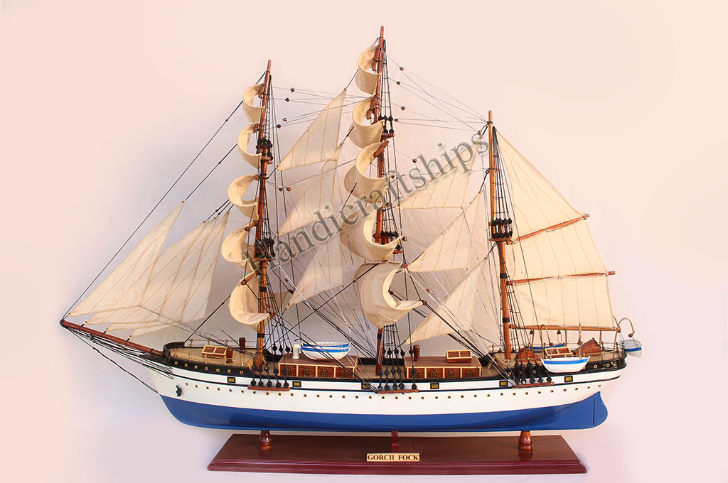 Thuyền buồm trang trí (Gorch Fock - Thân 60cm)