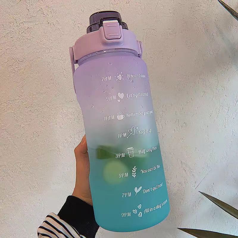 Bình Nước 2 Lít Chia Vạch Báo Giờ Dễ Thương, Bình Nước Thể Thao Có Ống Hút và Sticker 3d Tặng Kèm Cute