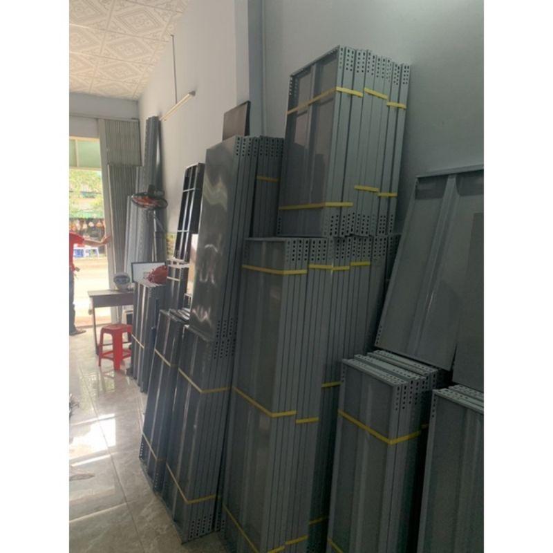 Kệ Sắt V Lỗ 3 Bậc 5 Tầng Mâm CÓ BÁNH XE Kệ sắt đa năng dùng khung sắt V3 và V4,