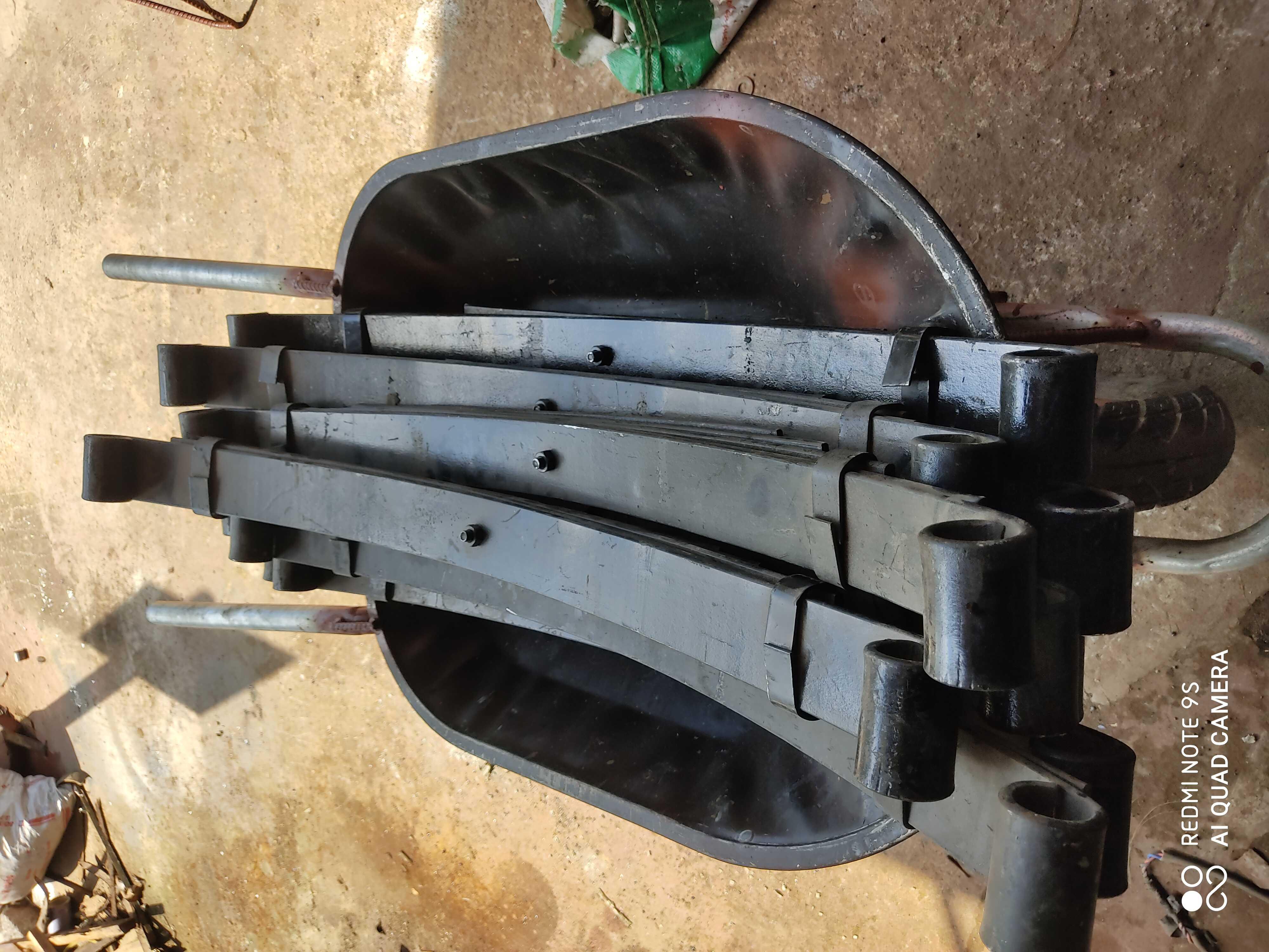 Nhíp xe 5 lá trọng tải 800 kg bền đẹp chắc chắn Nhíp xe kéo Nhíp xe lôi