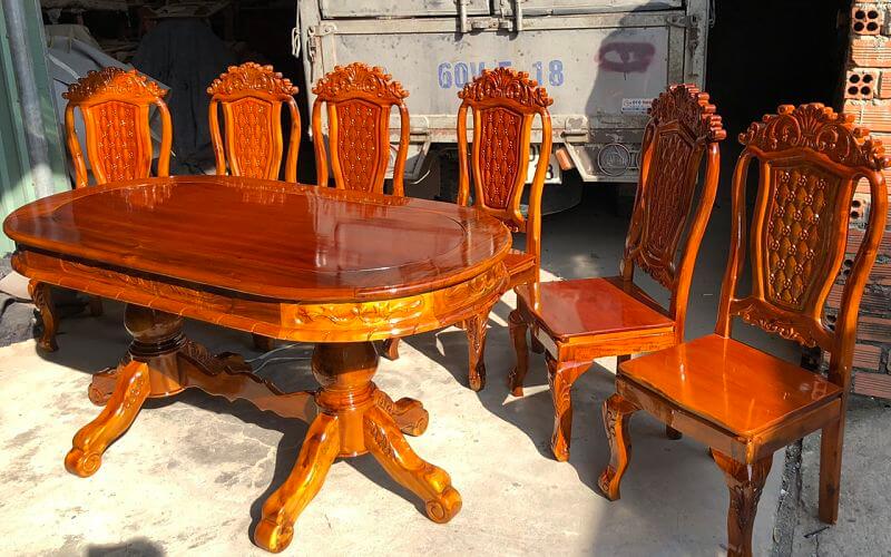 Bàn Ăn Gỗ Tràm Bông Vàng – Hồng Đào 8 và 6 Ghế Dành Cho Gia Đình: Có Hỗ trợ trả góp không lãi xuất