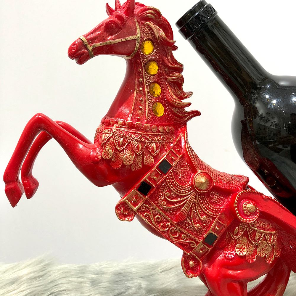 Tượng ngựa đỏ kéo rượu trang trí DDB130