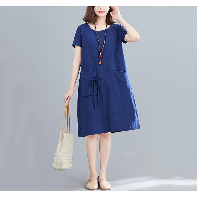 Đầm suông đũi cổ tròn phối túi hộp dễ thương, chất đũi mềm mát, thời trang phong cách trẻ