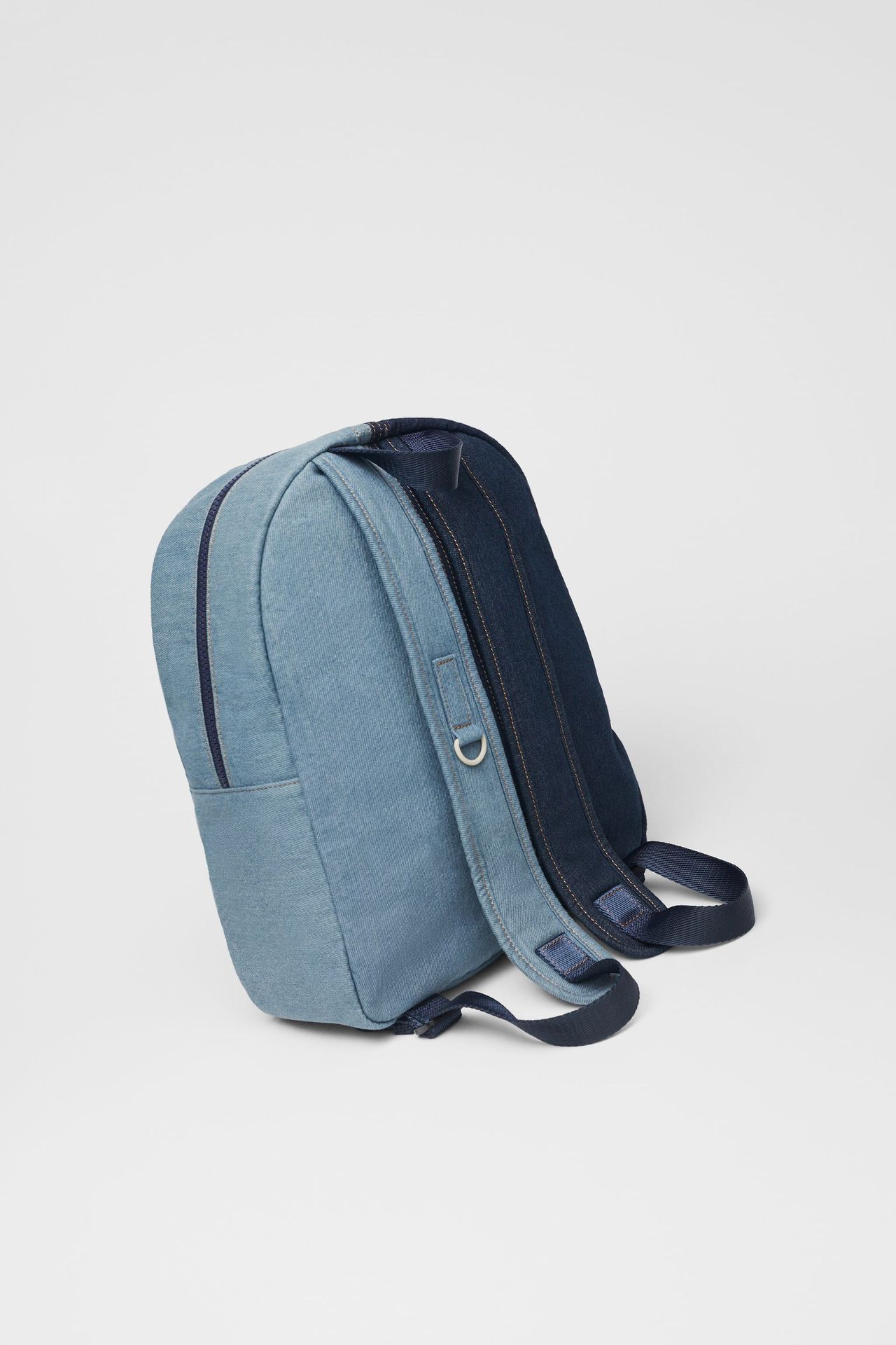 Balo trẻ em doreamon tặng kèm ví bánh mì chuyển ngữ