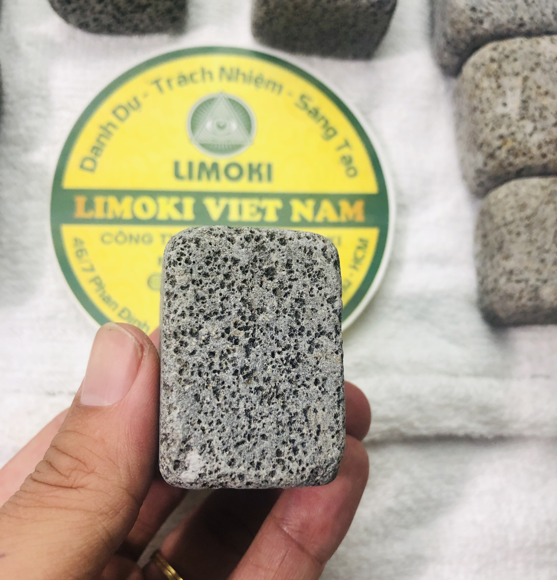 Đá Cuội Núi Lửa Nướng Thịt Size 1KG ( 8 -10 Viên) Hàng Loại 1