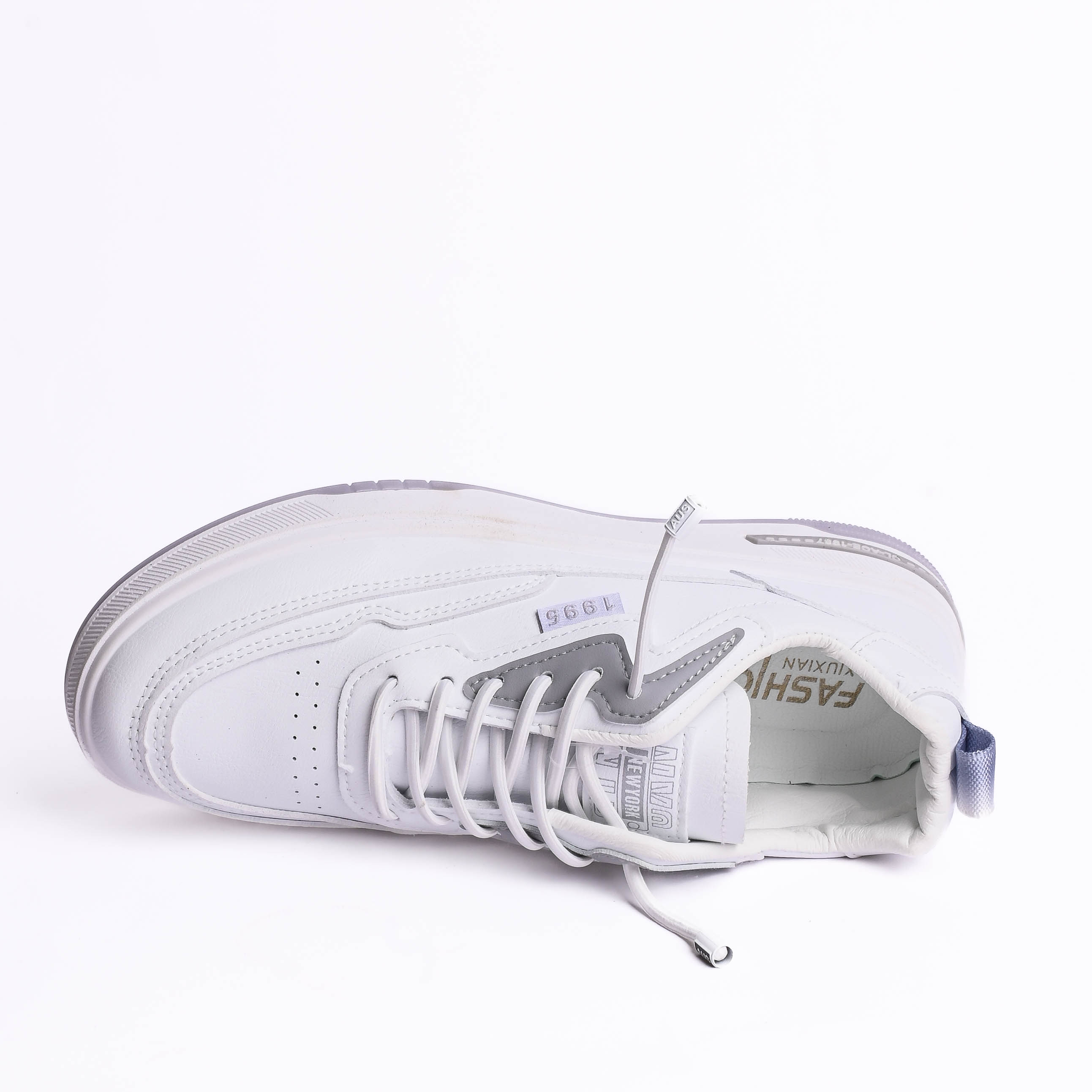 Giày thể thao nam đơn giản