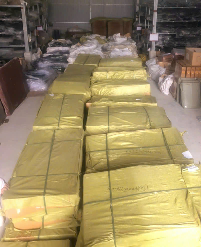 Thảm lót cốp hn xe ô tô Cadillac XT5 2016-đến nay nhãn hiệu Macsim chất liệu TPV cao cấp màu đen(D0142)