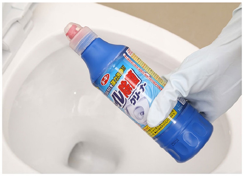 Combo 02 Chai Tẩy Toilet Diệt Khuẩn Bồn Cầu (500ml) + Bàn chải chà góc giặt đồ 2 trong 1 hàng nội địa Nhật Bản