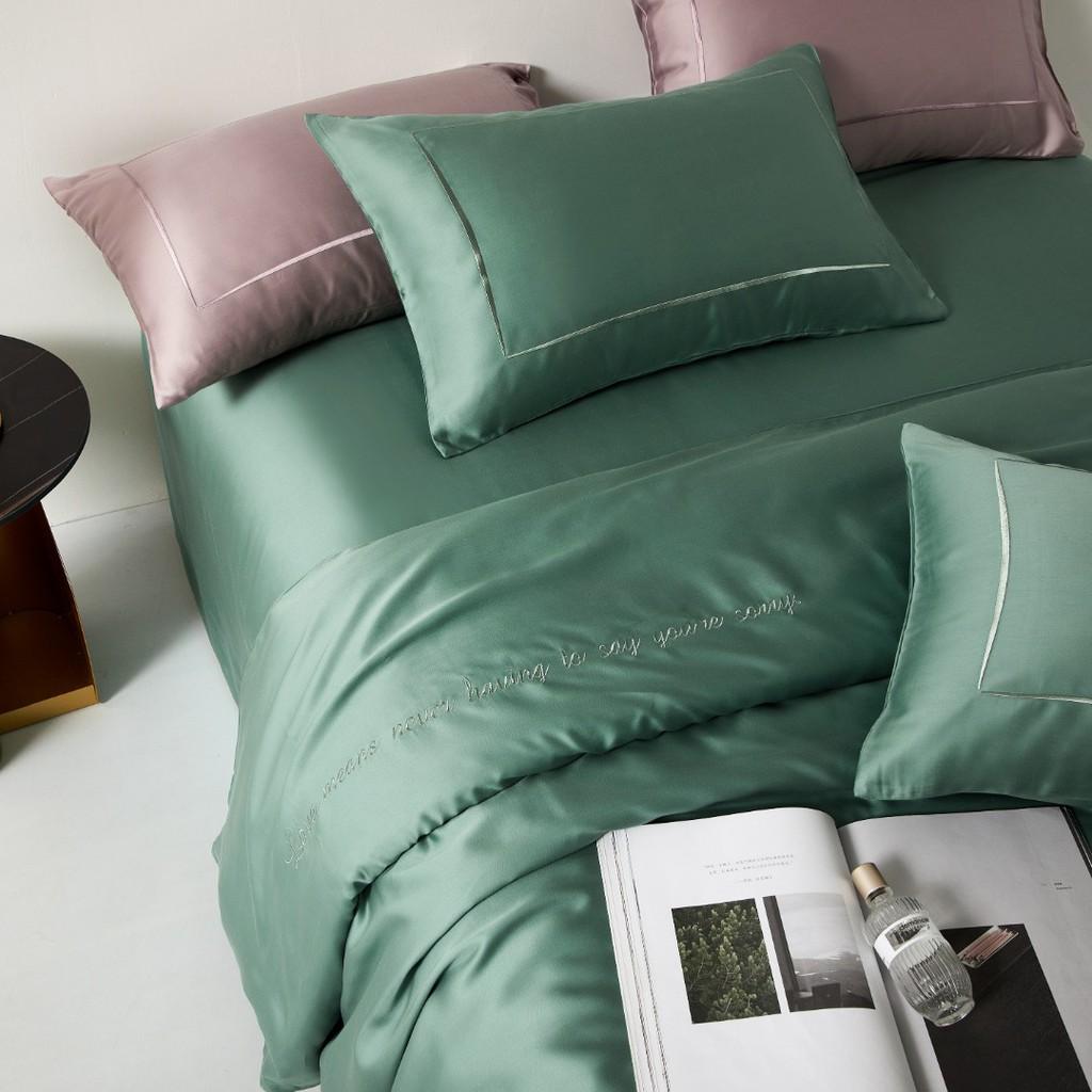 Bộ chăn ga gối cao cấp 100%Tencel, Tone màu xanh rêu đậm, thêu phối, chất liệu siêu mềm mát mịn