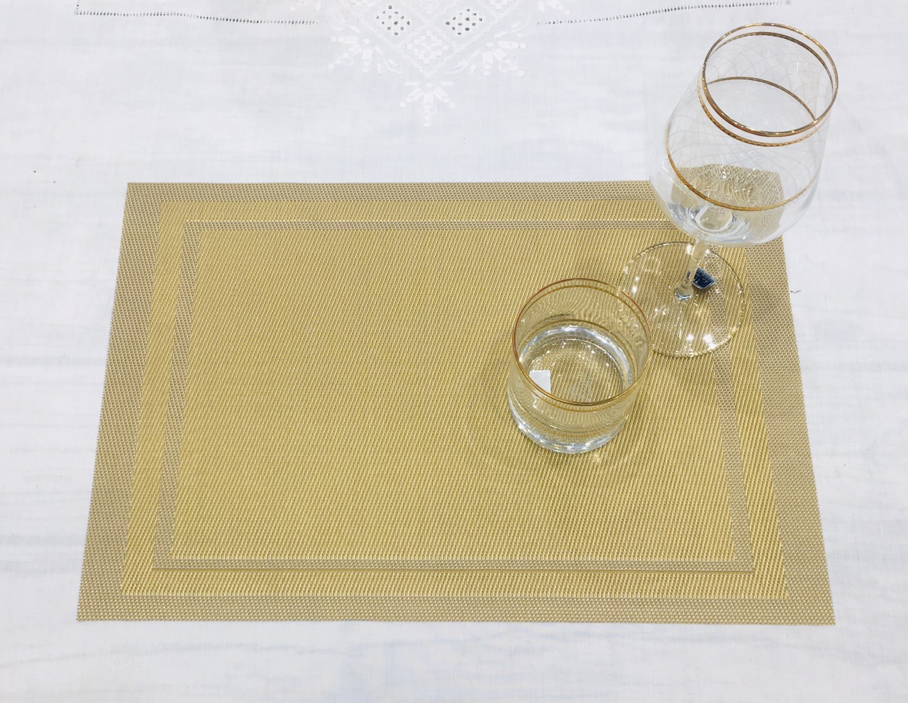 Khăn lót bàn ăn sọc màu vàng cỡ 30*45 không thấm nước phong cách hiện đại STRIPE 2286V