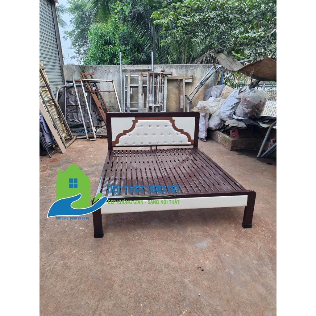 Giường sắt hộp mẫu mới mẫu 01 nhiều kích thước từ 1m4x2m , 1m6x2m , 1m8x2m