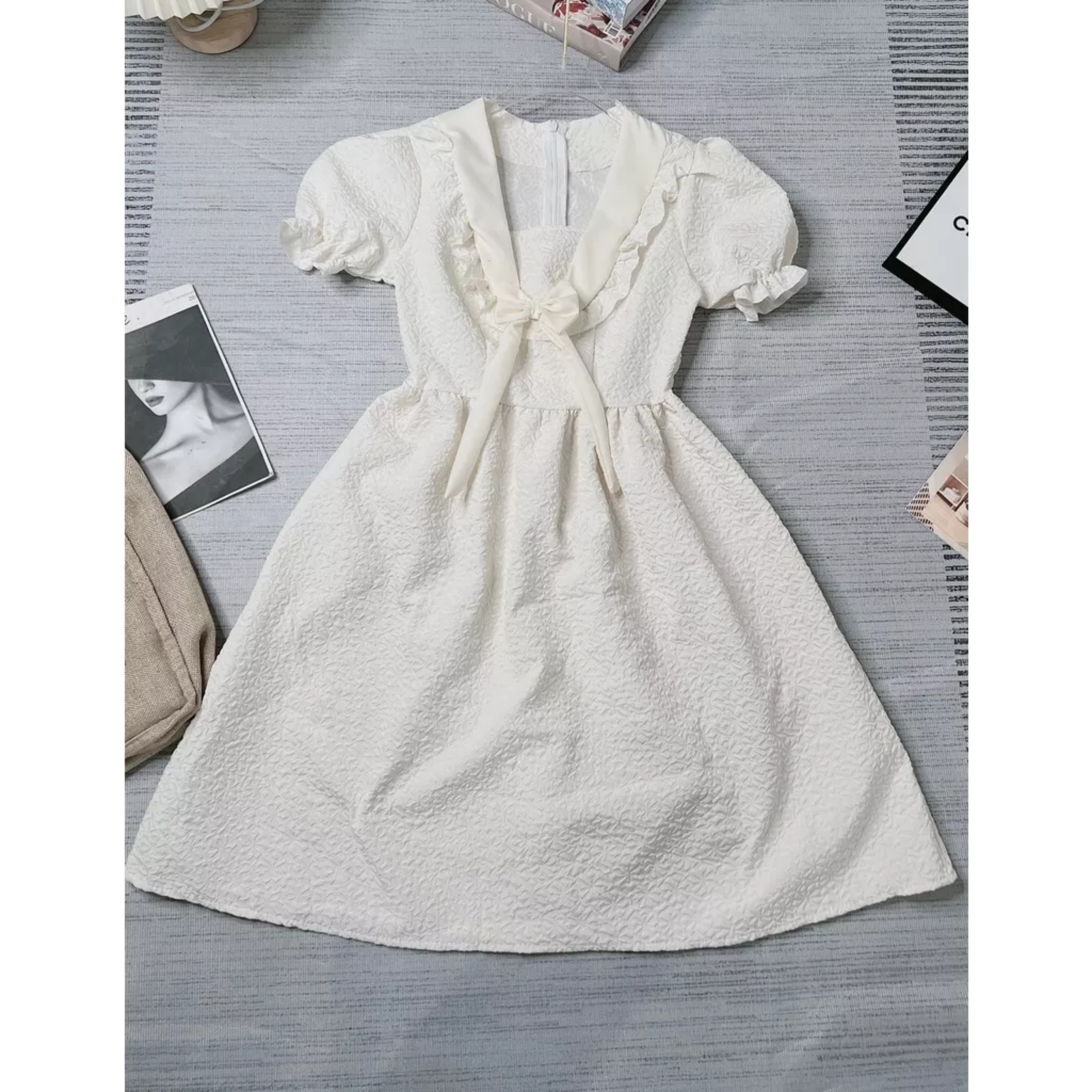 Đầm Nữ Cổ Sen Cộc Tay Viền Bèo Buộc Nơ Vải Gấm Tay Bo Dáng Xòe Siêu Xinh