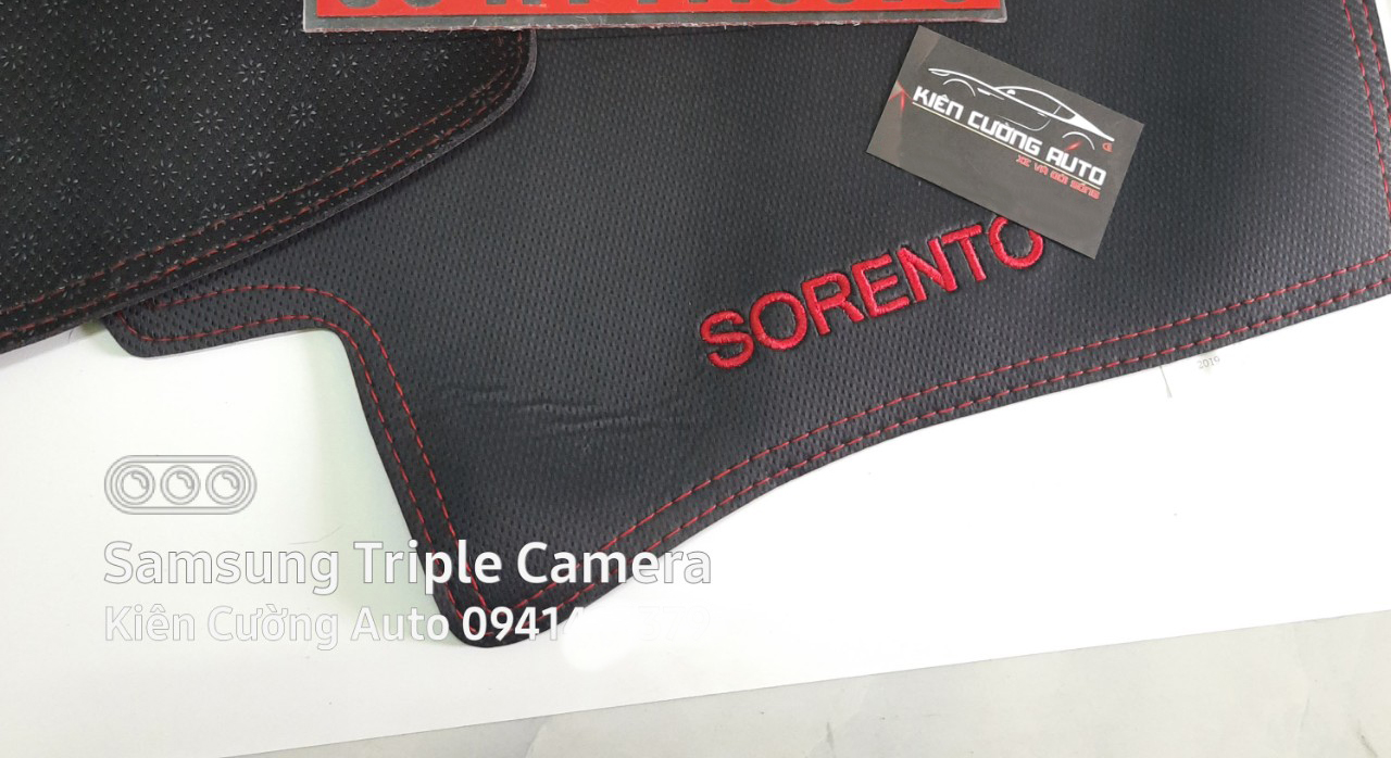 Thảm Taplo Xe Kia SORENTO loại da dày cao cấp 3 lớp chống trượt Da Carbon đen