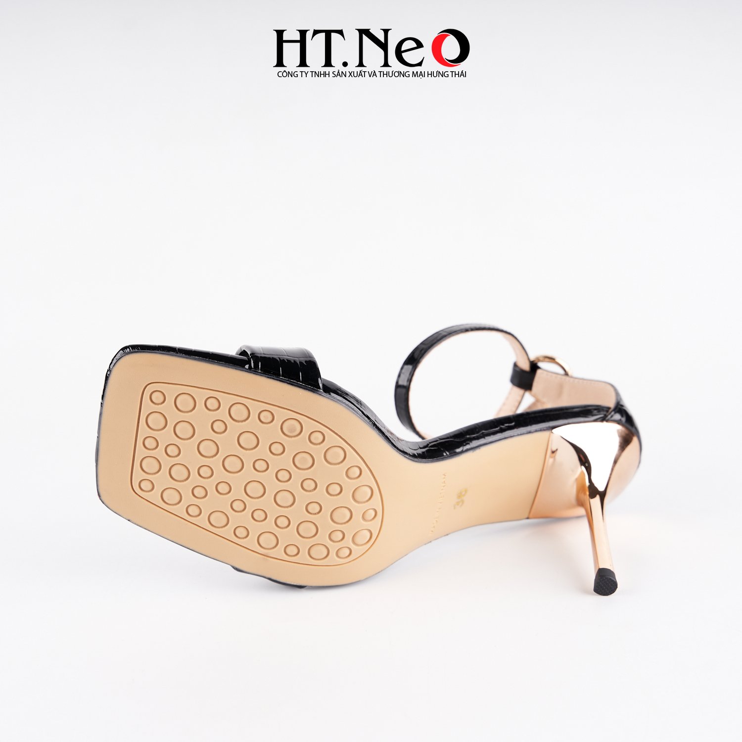 Sandal nữ da HT.NEO thiết kế đơn giản, sang trọng, trẻ trung, dễ phối đồ, tôn dáng SDN165