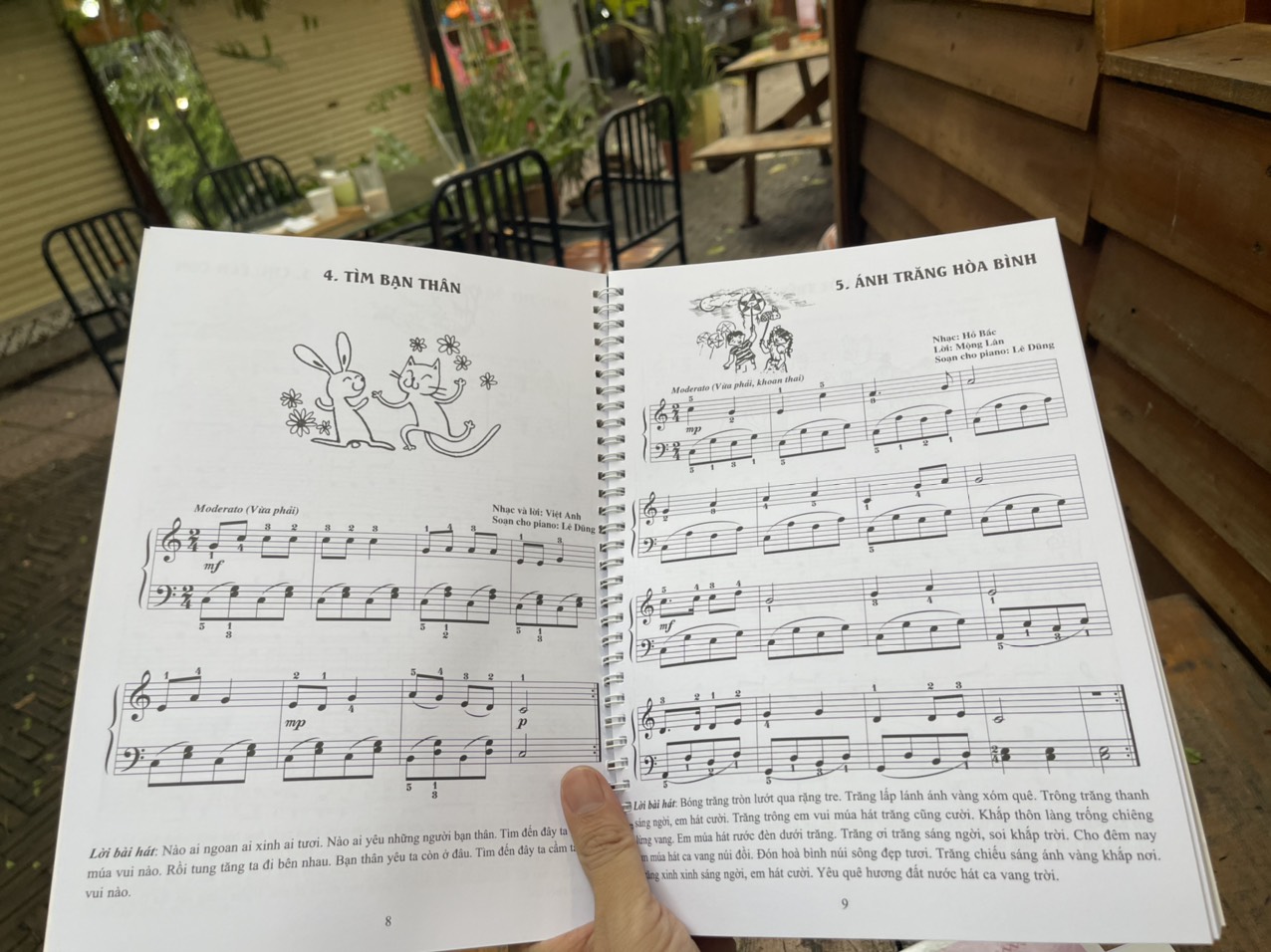 PIANO CHO THIẾU NHI – Tuyển tập 220 tiểu phẩm nổi tiếng (Phần 2) – Lê Dũng biên soạn – Huy Hoàng Bookstore – NXB Dân Trí (Bìa mềm)