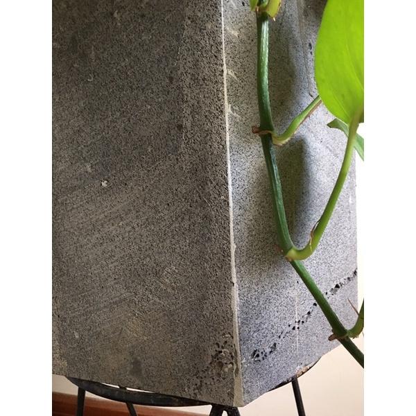 Chậu lục giác bằng đá tự nhiên trồng cây trong nhà KT C30x30x30