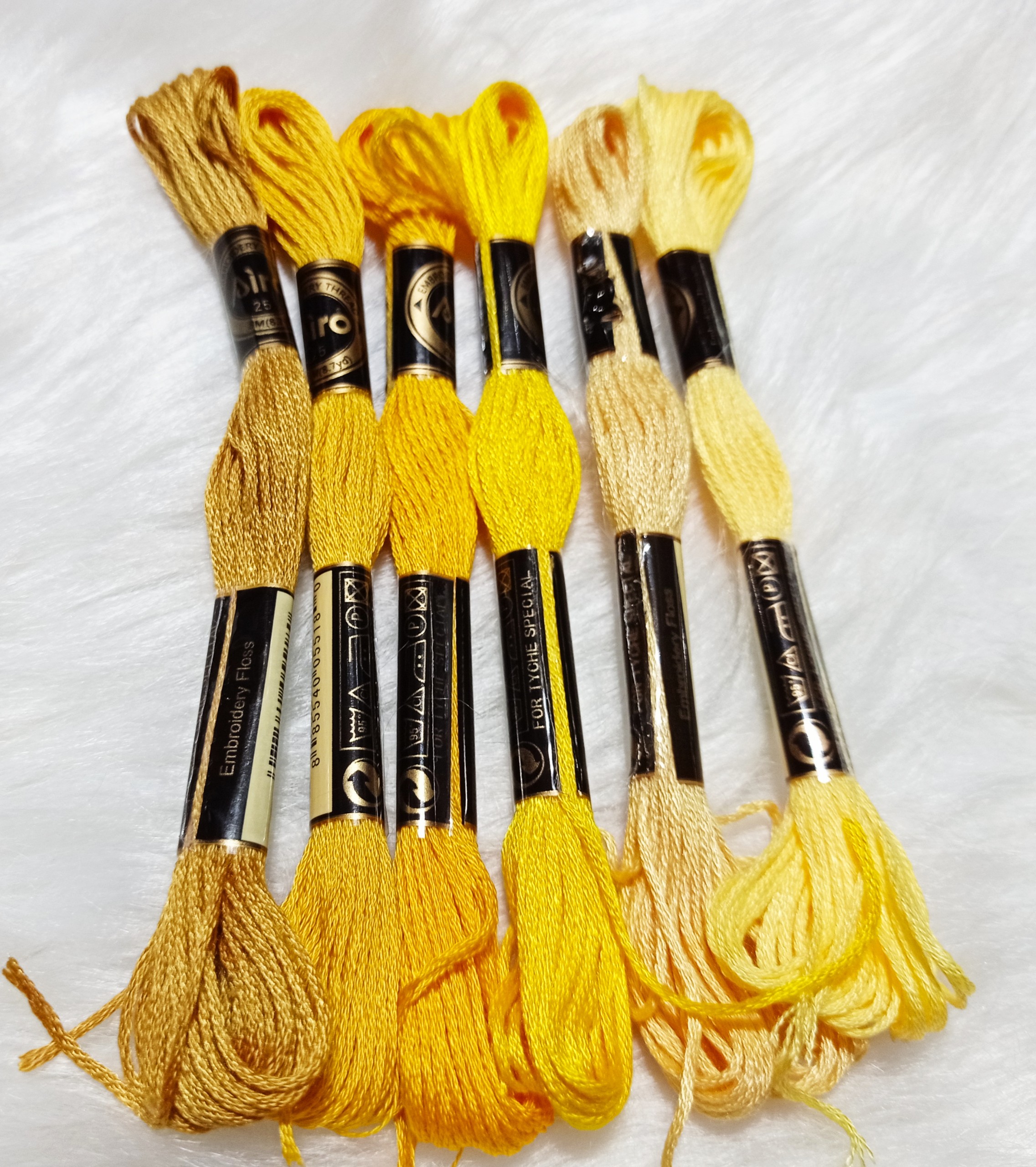 Set chỉ thêu Airo tông Đỏ - Hồng / Nana Handmade DIY Thêu Tay Shop