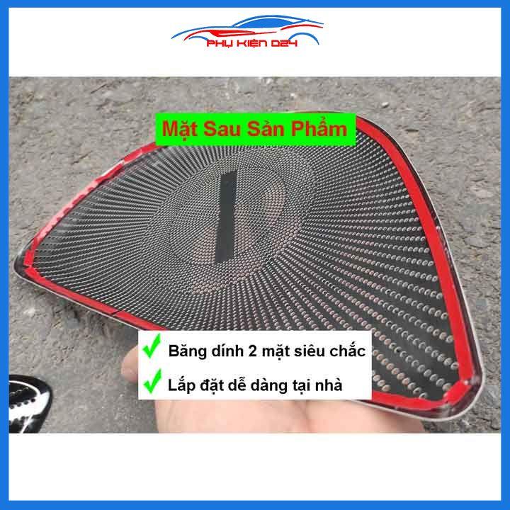 Bộ ốp màng loa vân Titan cho xe Ertiga 2019-2020-2021-2022 chống xước trang trí nội thất ô tô