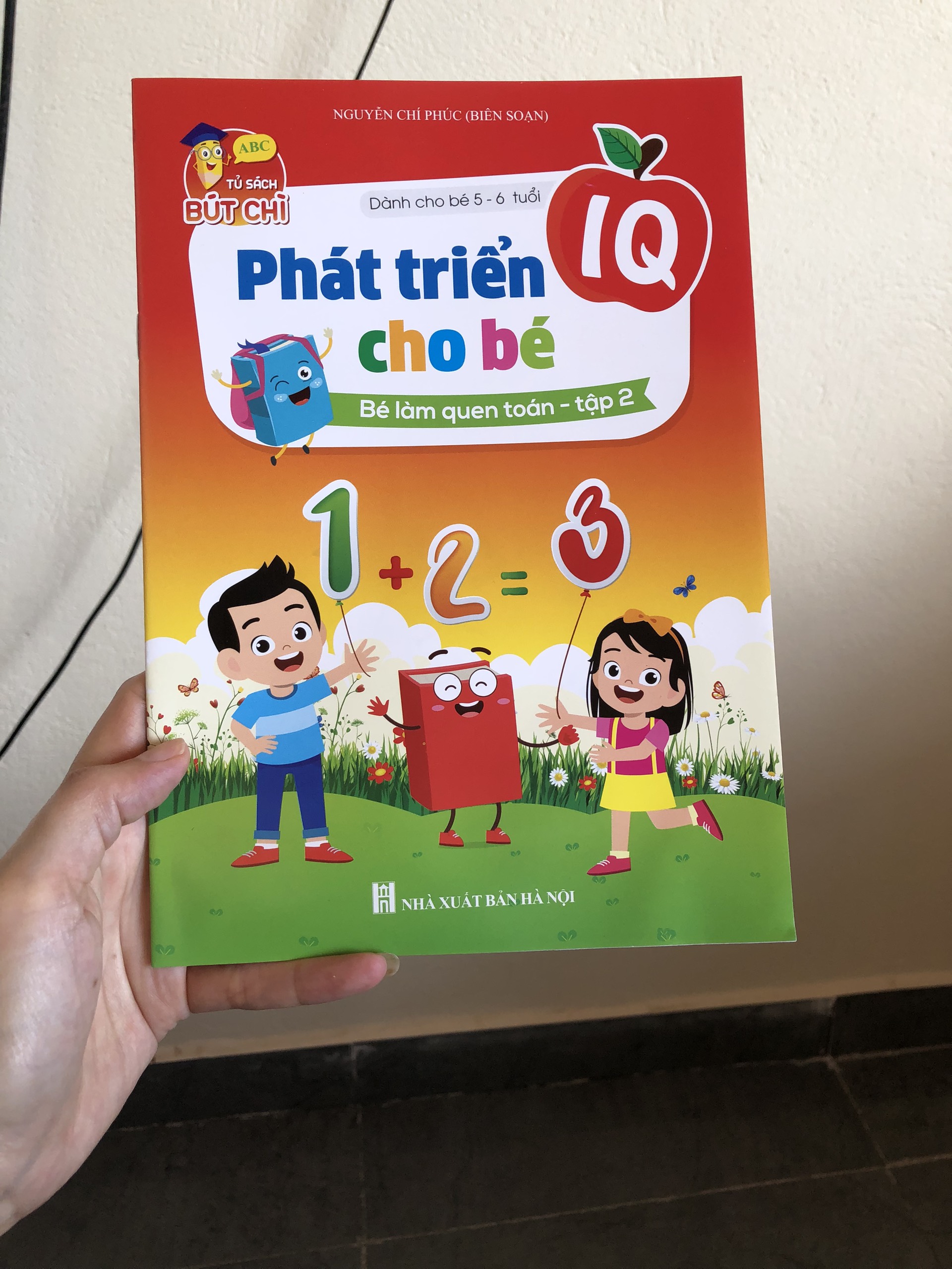 Bộ 8 Cuốn Phát Triển IQ Cho Bé Dành Cho Bé 5-6 Tuổi Bé tập so sánh