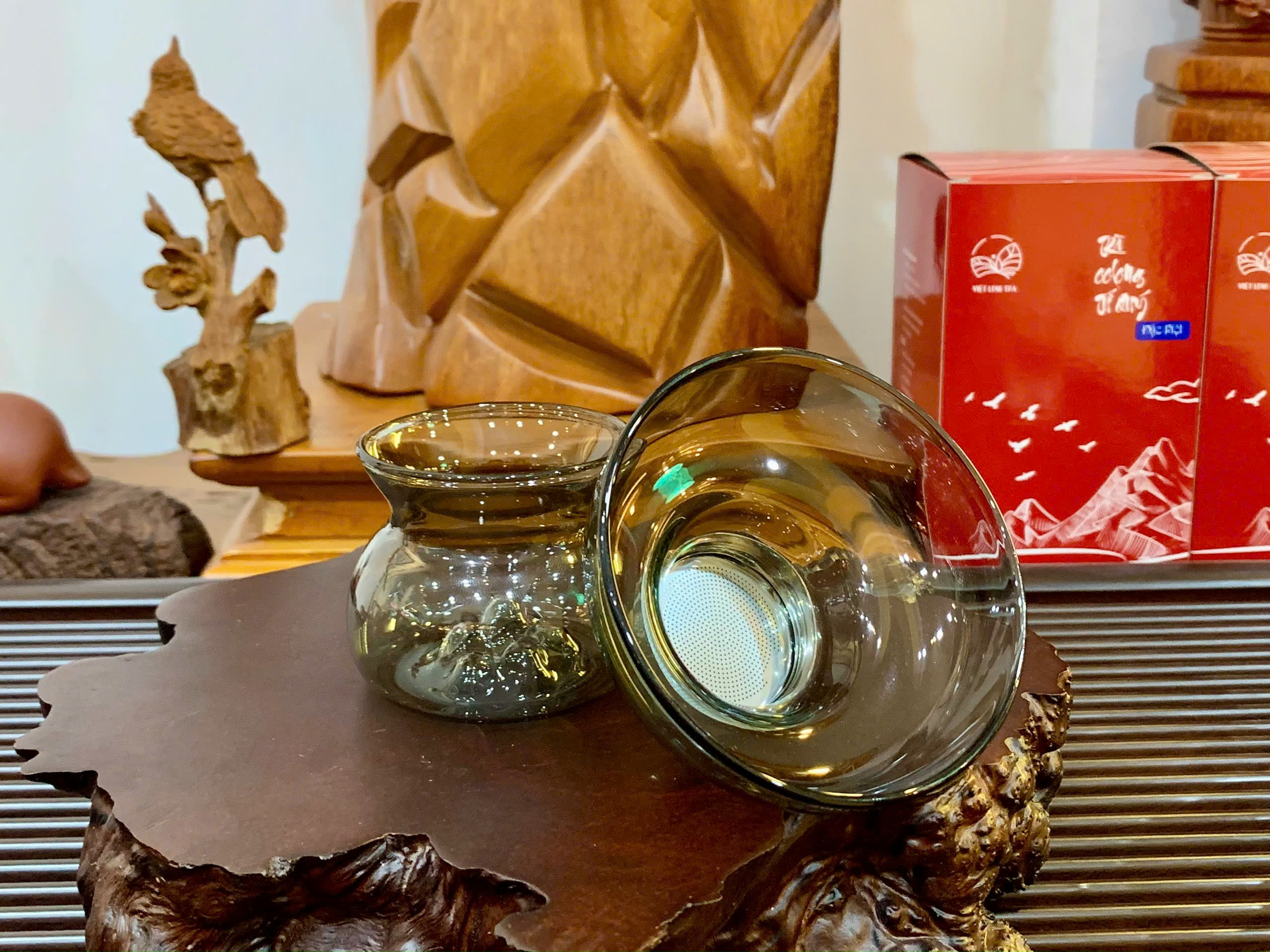 LỌC TRÀ THỦY TINH CAO CẤP - HOẠ TIẾT ĐỒI NÚI ĐỘC ĐÁO - LƯỚI LỌC INOX KHÔNG GỈ