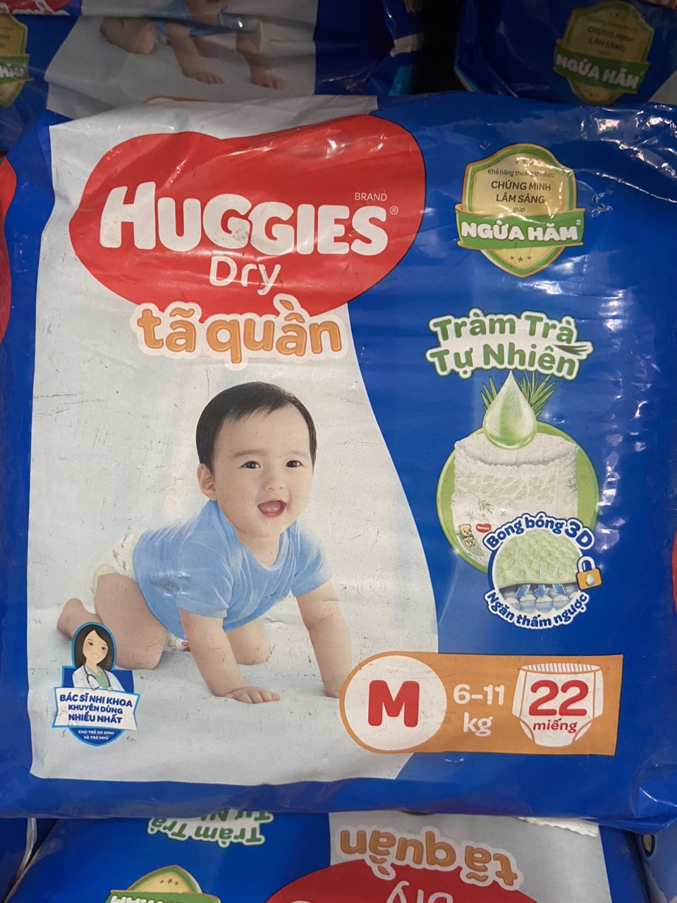 Tã quần Huggies Dry  M22 hương tràm trà (22 miếng cho bé 6-11kg)