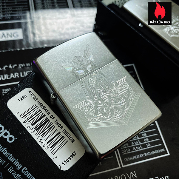 Bật Lửa Zippo 49249 – Zippo Hammer Of Thor Satin Chrome