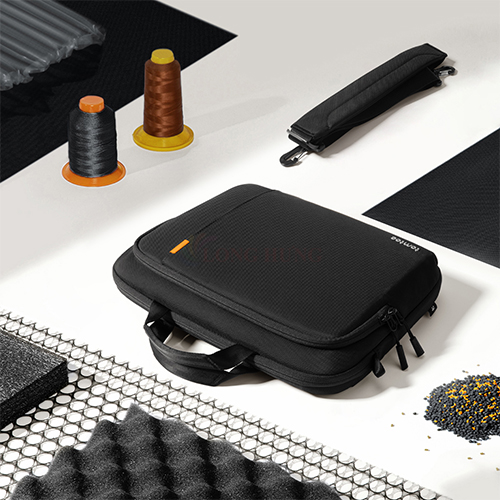 Túi xách chống sốc Tomtoc Defender-A30 Laptop Shoulder Bag MBook - Hàng chính hãng - Hàng chính hãng