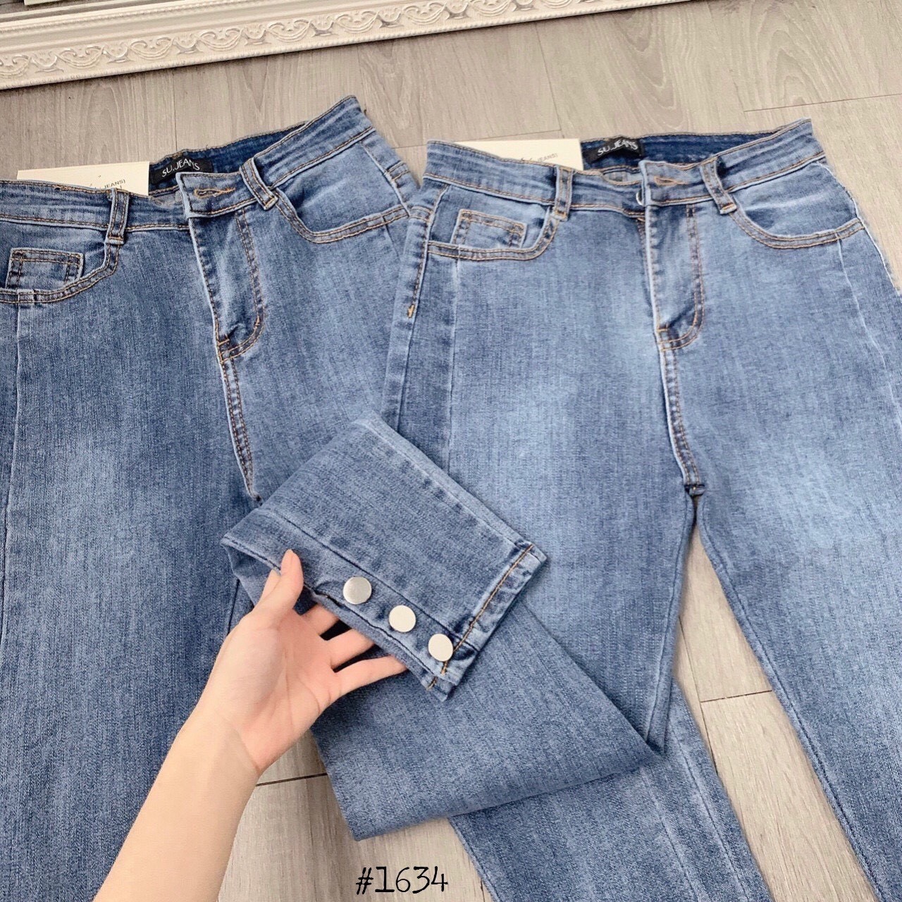 Quần Jean Nữ Lưng Cáo Có Cúc Ở Lai Quần Couple Tina