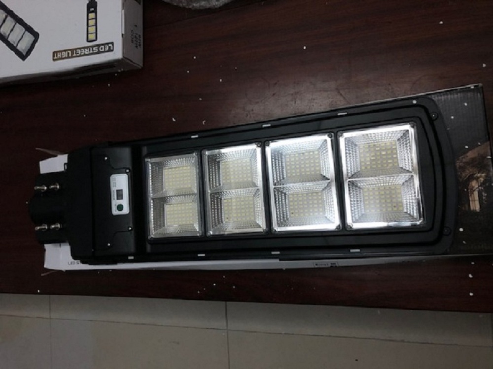 ĐÈN NĂNG LƯỢNG MẶT TRỜI 90W DÙNG NGOÀI ĐƯỜNG