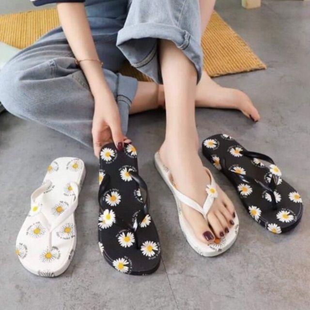 DÉP XỎ NGÓN ĐẾ BÔNG CÚC NAHI D37