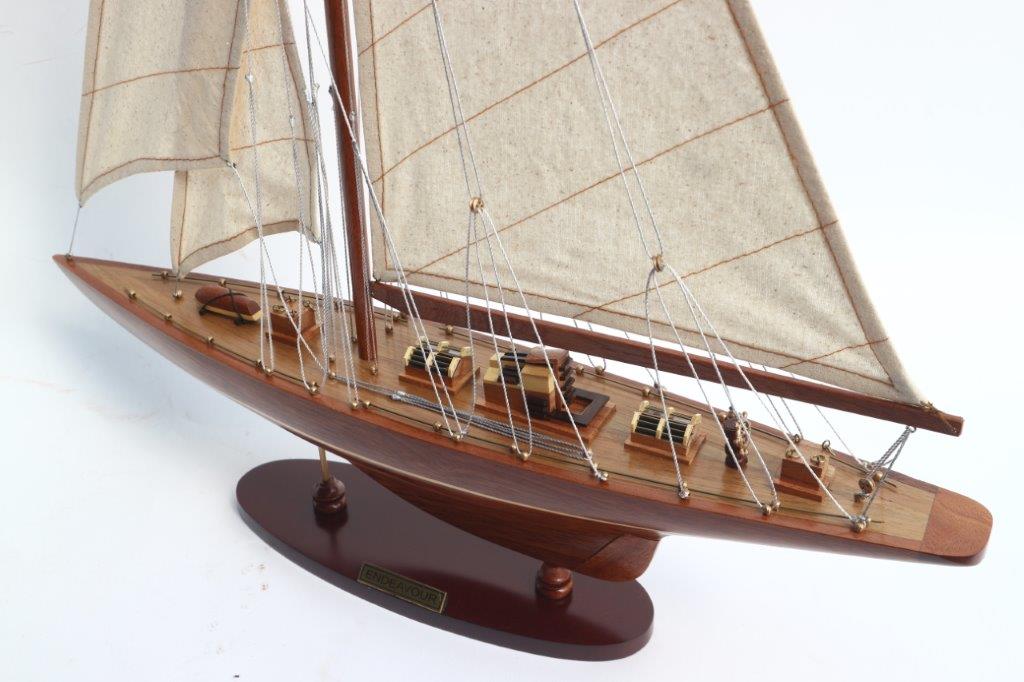 Mô hình thuyền đua ENDEAVOUR (màu gỗ) - 50cm