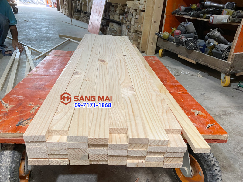 Thanh gỗ thông 4,5cm x 1,5cm x dài 120cm + láng mịn 4 mặt
