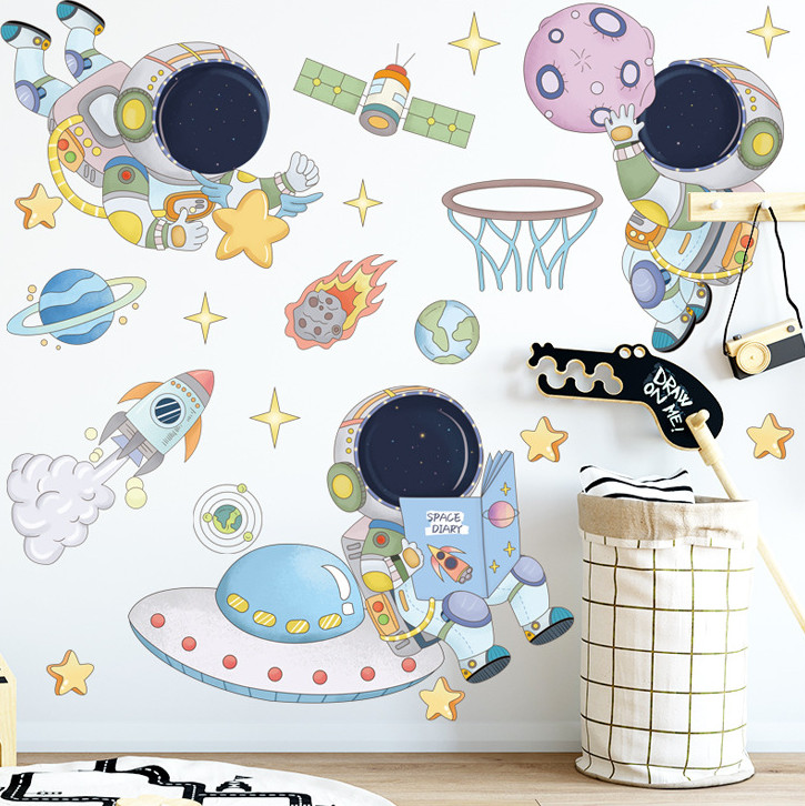 Decal trang trí tường - 3 Chú phi hành gia vui đùa trên không trung