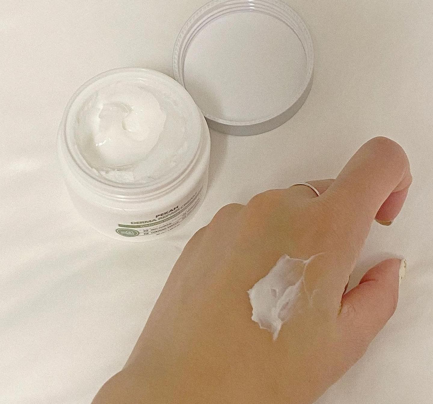 Kem Dưỡng Phục Hồi Và Tái Tạo Da PEKAH DERMA REPAIR CREAM