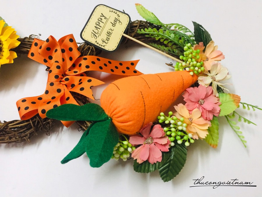 Vòng cỏ treo thỏ Easter Day