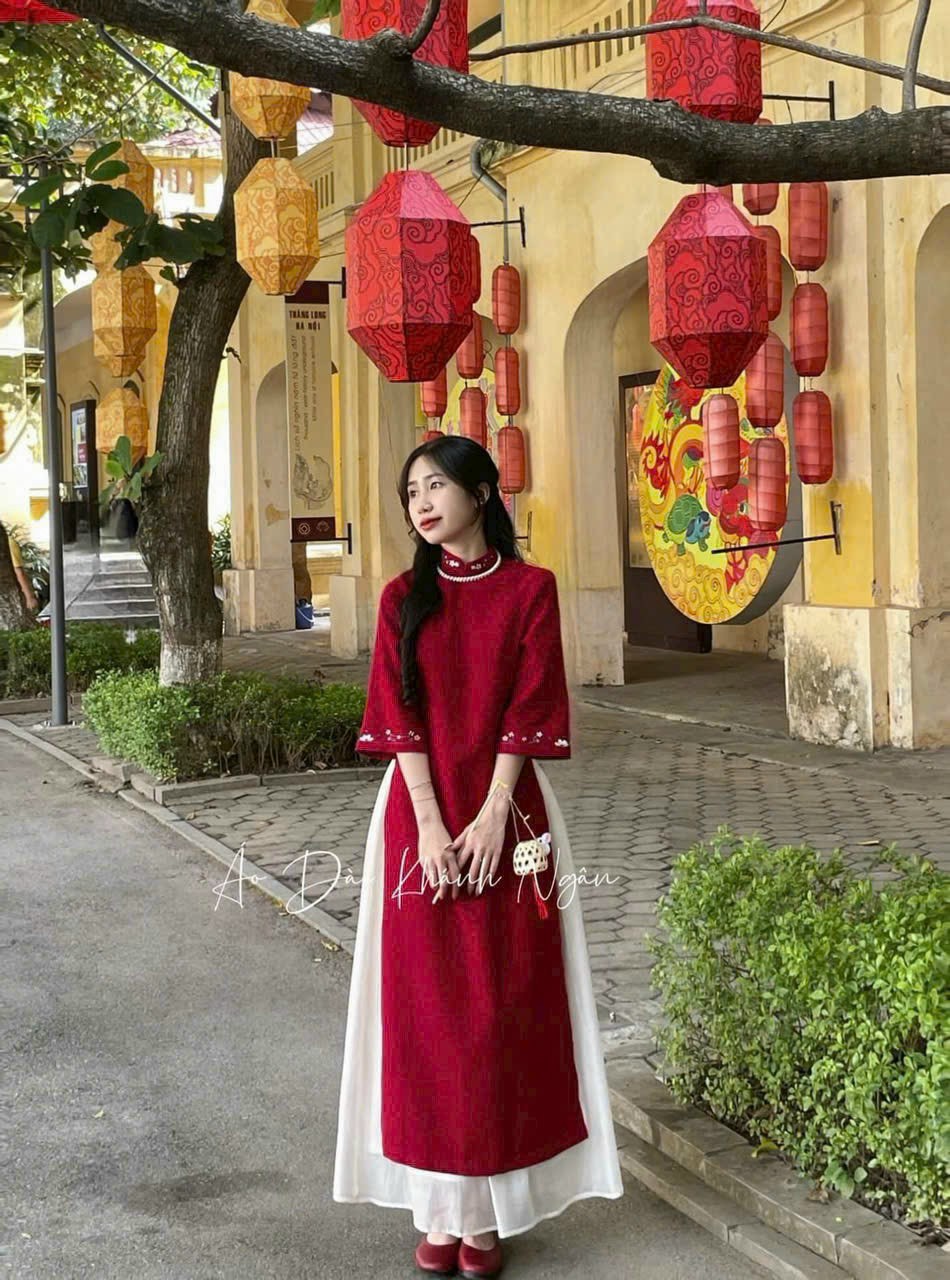 ÁO DÀI ĐỎ THÊU HOA VÀ CHÂN VÁY 2 LỚP