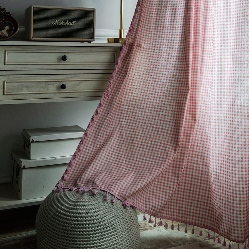 Rèm vải, rèm đẹp MARYTEXCO trang trí nhà cửa, làm dịu nhẹ ánh sáng tự nhiên, rèm ore hoàn thiện TUA RUA TRẮNG tặng kèm dây buộc rèm vintage - họa tiết CARO HỒNG R-B06 (Giao hàng cho vận chuyển trong 8h làm việc