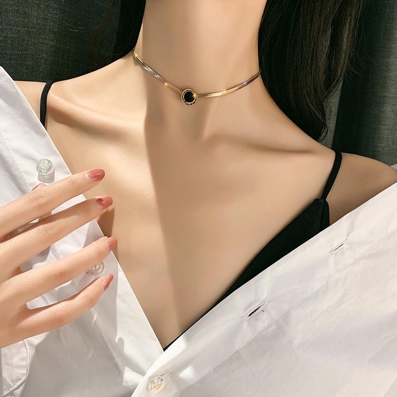 Dây chuyền nữ choker dây mì mặt tròn đen đẹp Ring House