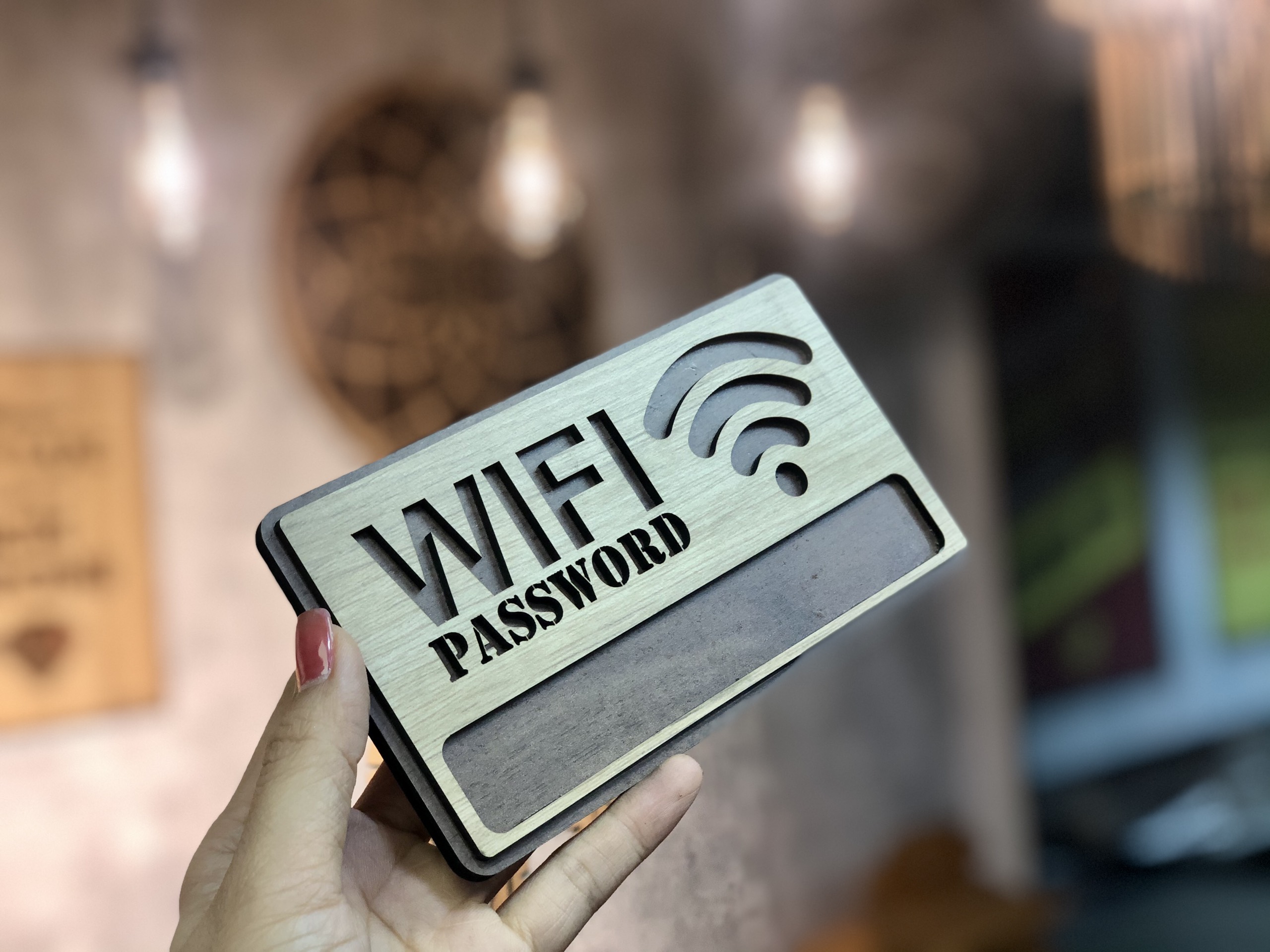 BẢNG WIFI. Gỗ MDF phủ melamine 2 màu tương phản