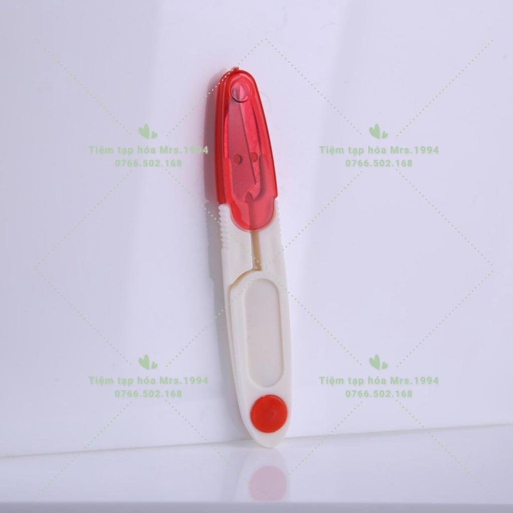 1 cây - KÈM KÉO CẮT CHỈ CÓ NẮP ĐẬY - Ngẫu nhiên màu nắp