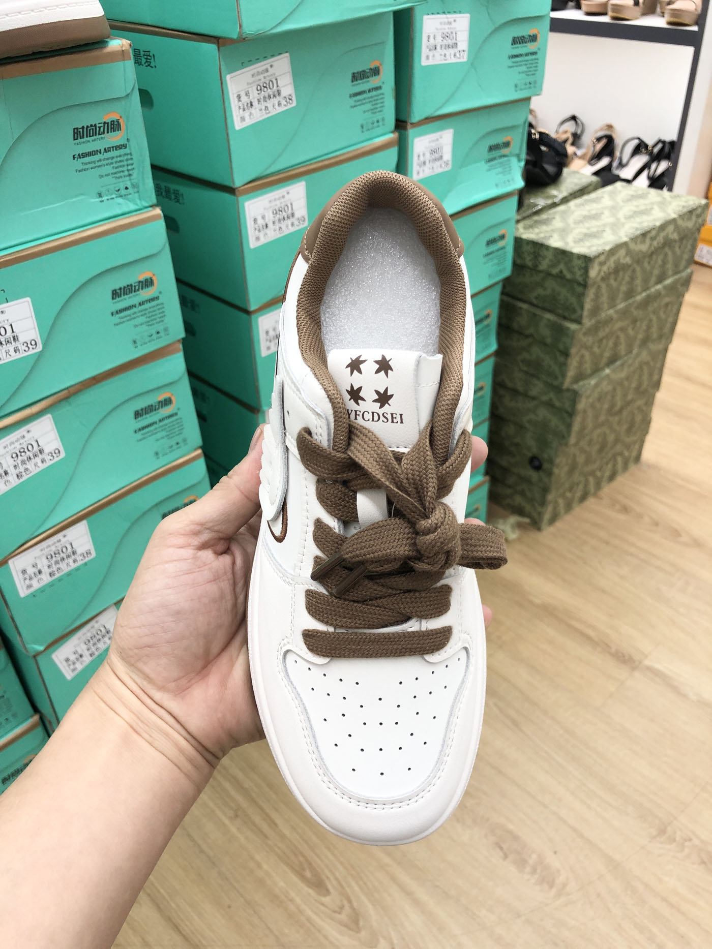 Giày thể thao nữ, sneaker GTT9801