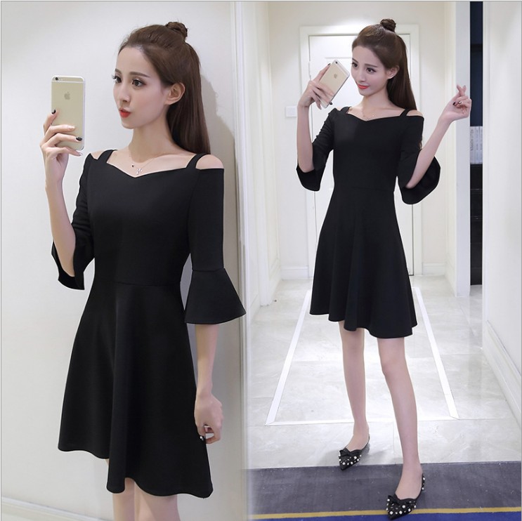 Đầm nữ đen trơn hai dây bẹt vai tay loa nữ tính phong cách Hàn Quốc