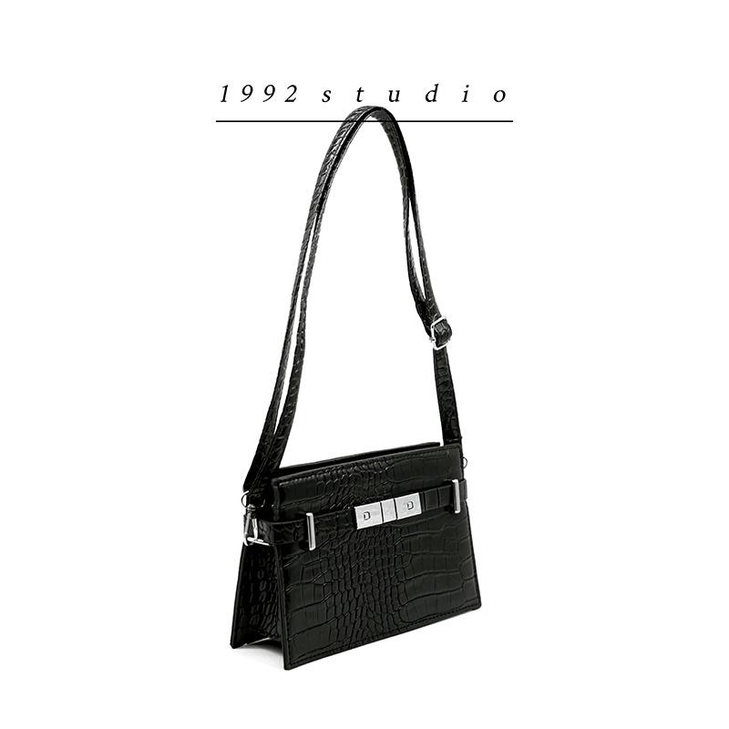 Túi xách nữ màu đen size nhỏ cá tính/ GLENDA BAG