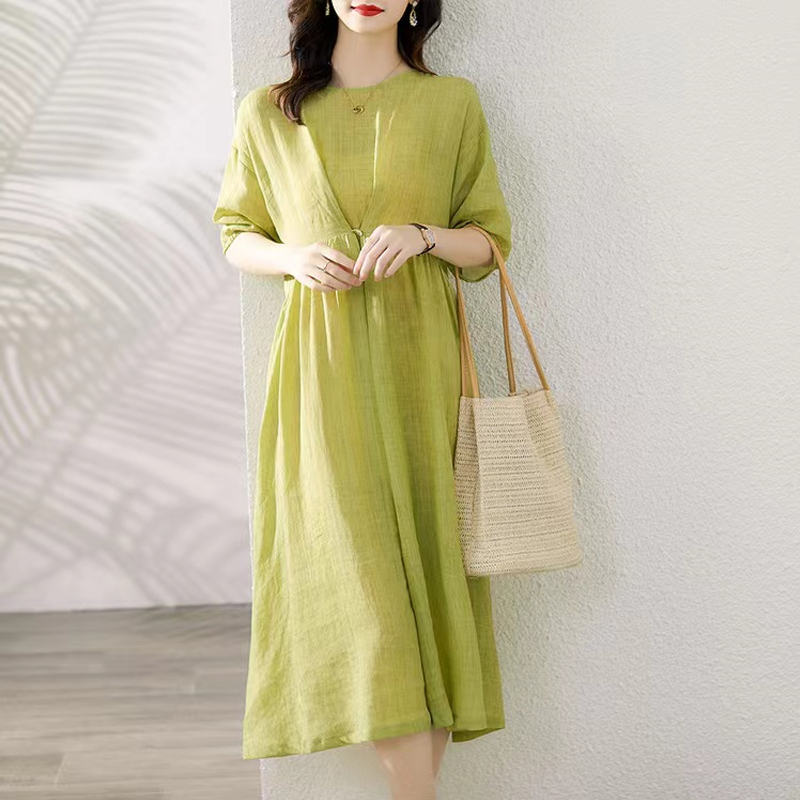 Đầm linen dáng suông thiết kế mặc được nhiều kiểu, Váy linen suông dài phong cách thanh lịch ARCTIC HUNTER