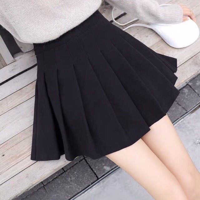 Chân váy xòe ngắn xếp ly màu đen