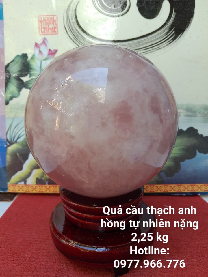 Quả Cầu Đá Thach Anh Hồng Phong Thủy Có Tặng Kèm Đế Gỗ Xoay
