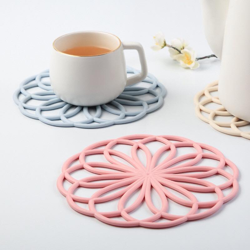 Miếng lót cách nhiệt silicone bàn ăn, nhà bếp