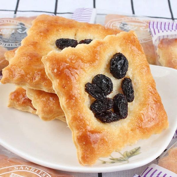 Bánh nướng nho khô Sanritsu gói 180gr
