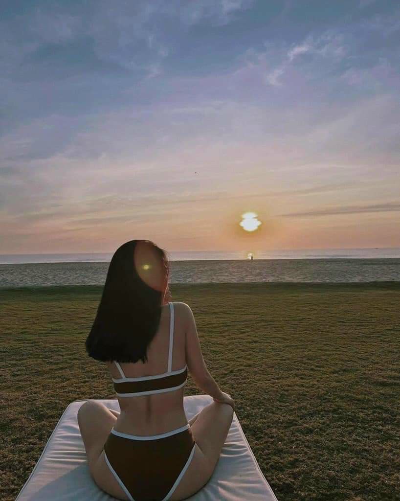 Bikini hai mảnh nhiều màu sắc - tự tin khoe vóc dáng